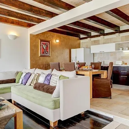 Sleeps 10 Pool Air Con Wifi Vila *